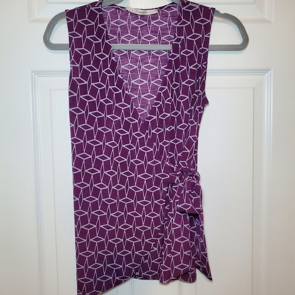 41 Hawthorn Faux Wrap Top Small Womens Sleeveless Purple Geometric Stretch